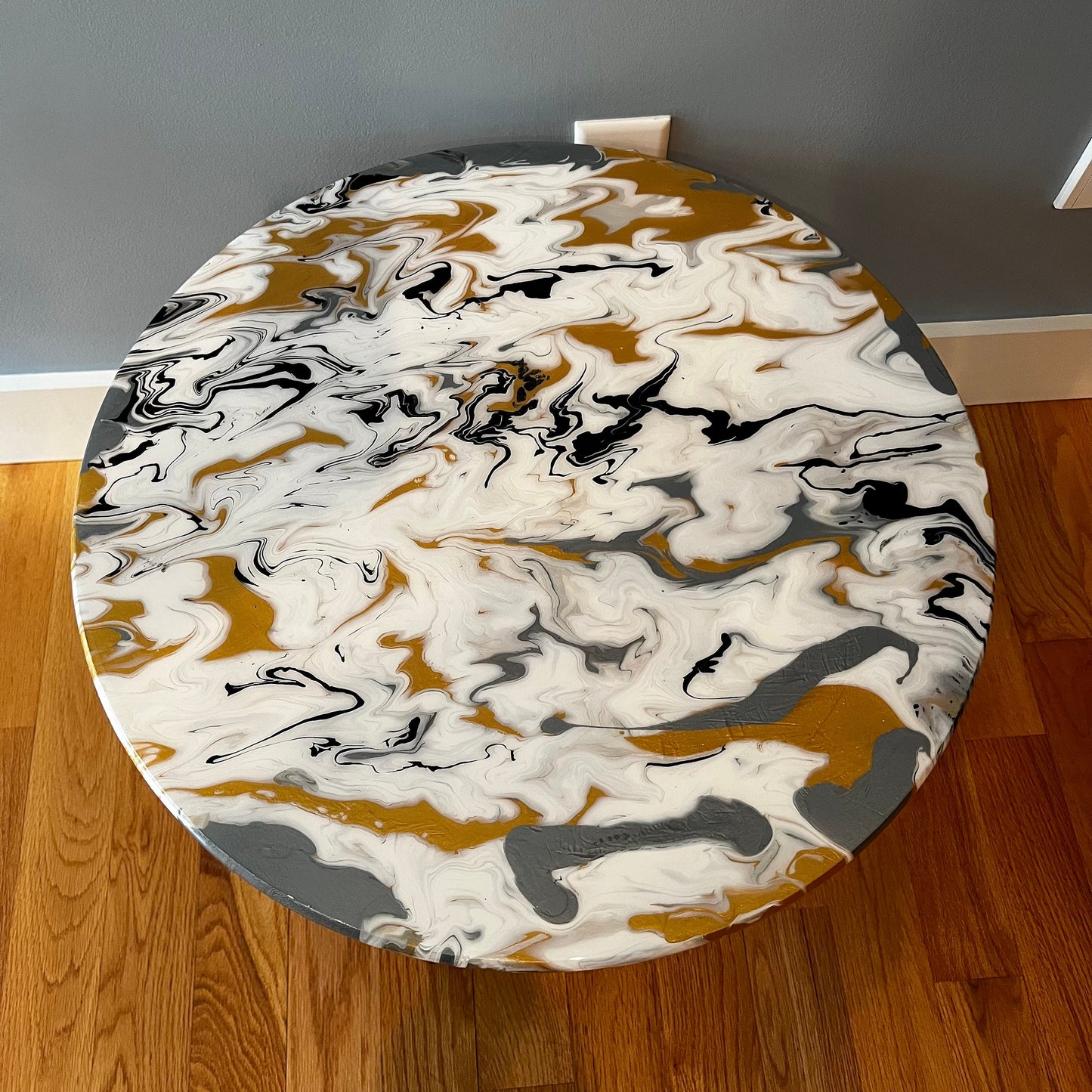 Modern Swirl Fluid Acrylic Paint/Epoxy Resin Coffee/End Table